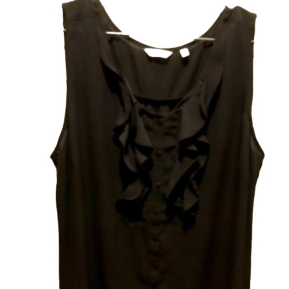 NWT Sleeveless Ruffled Button Up Scoop Neck Blouse